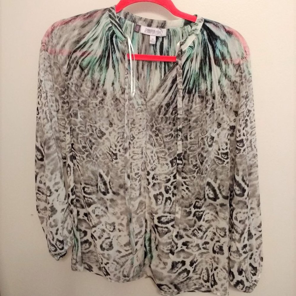 Jennifer Lopez Pullover Lightweight Flow Blouse